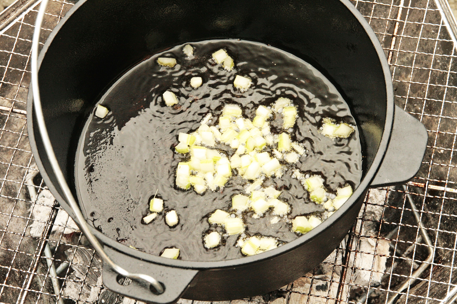 Stir-fried garlic